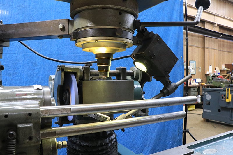 Hybco #1900/2100-SB, 10" optical comparator, 6" x 36" table, form grinder, motorized workhead, 1988 - Image 6