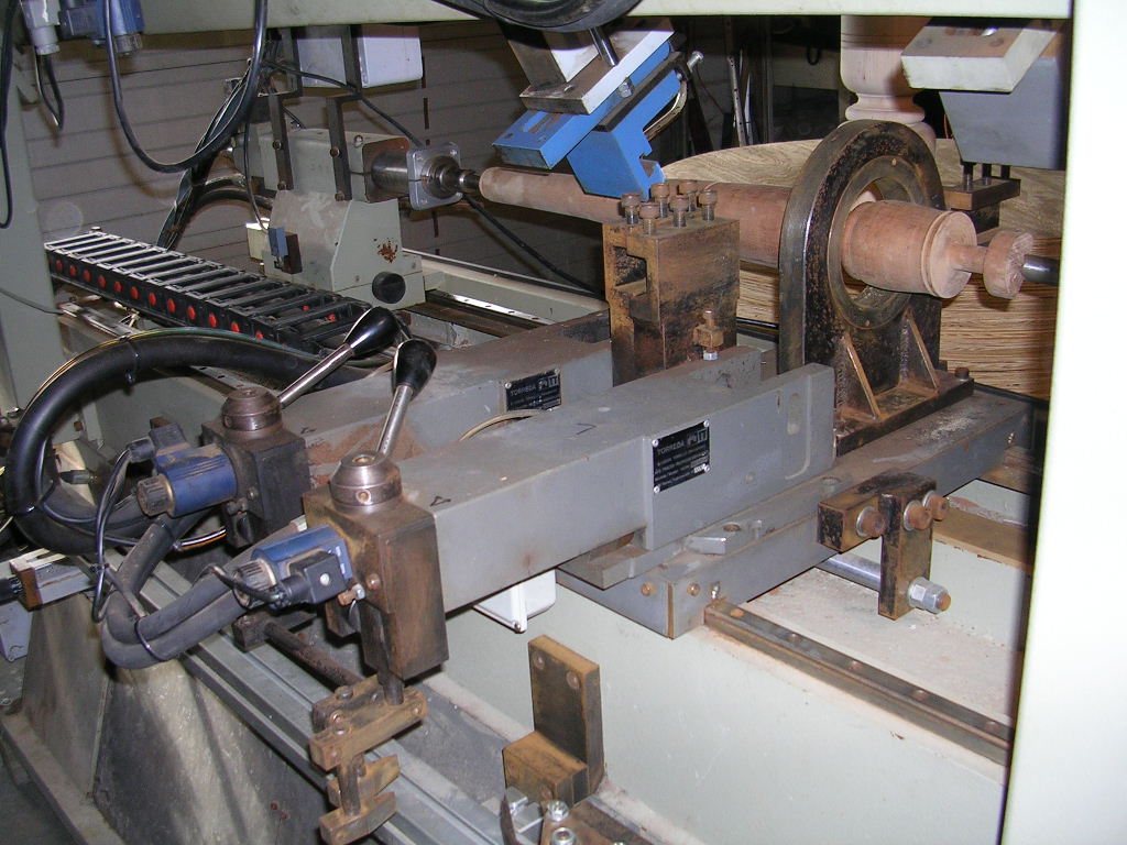 Torreda Tormadex #PA-1200-E, Hydraulic Copy Lathe, 47" between centers, 9-7/8" diameter w/o traveling steady - Image 7