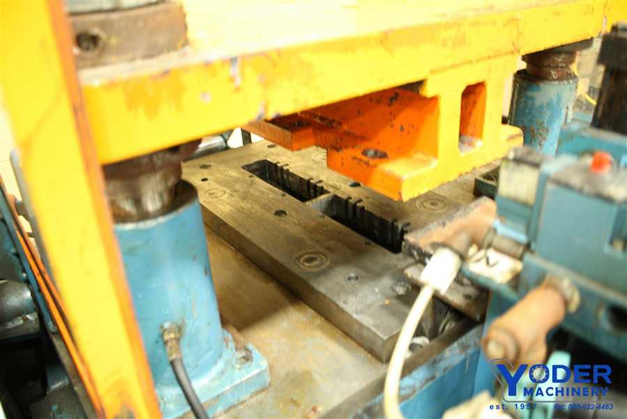 Coe, 4-post flying cut-off press, 2 stroke, air clutch, 7-1/2 HP, complete w/ctrls, #57928 - Image 3