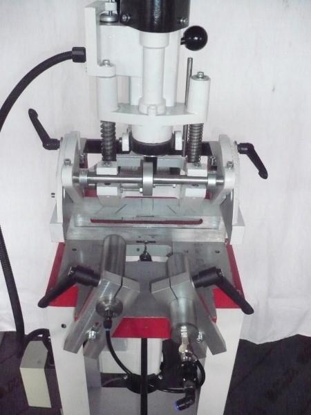 Wegoma WSA2-WPA4, Window Line, 50+ units/8hrs. shift, 2-head horizontal welder, cleaning machine, 2008 - Image 8