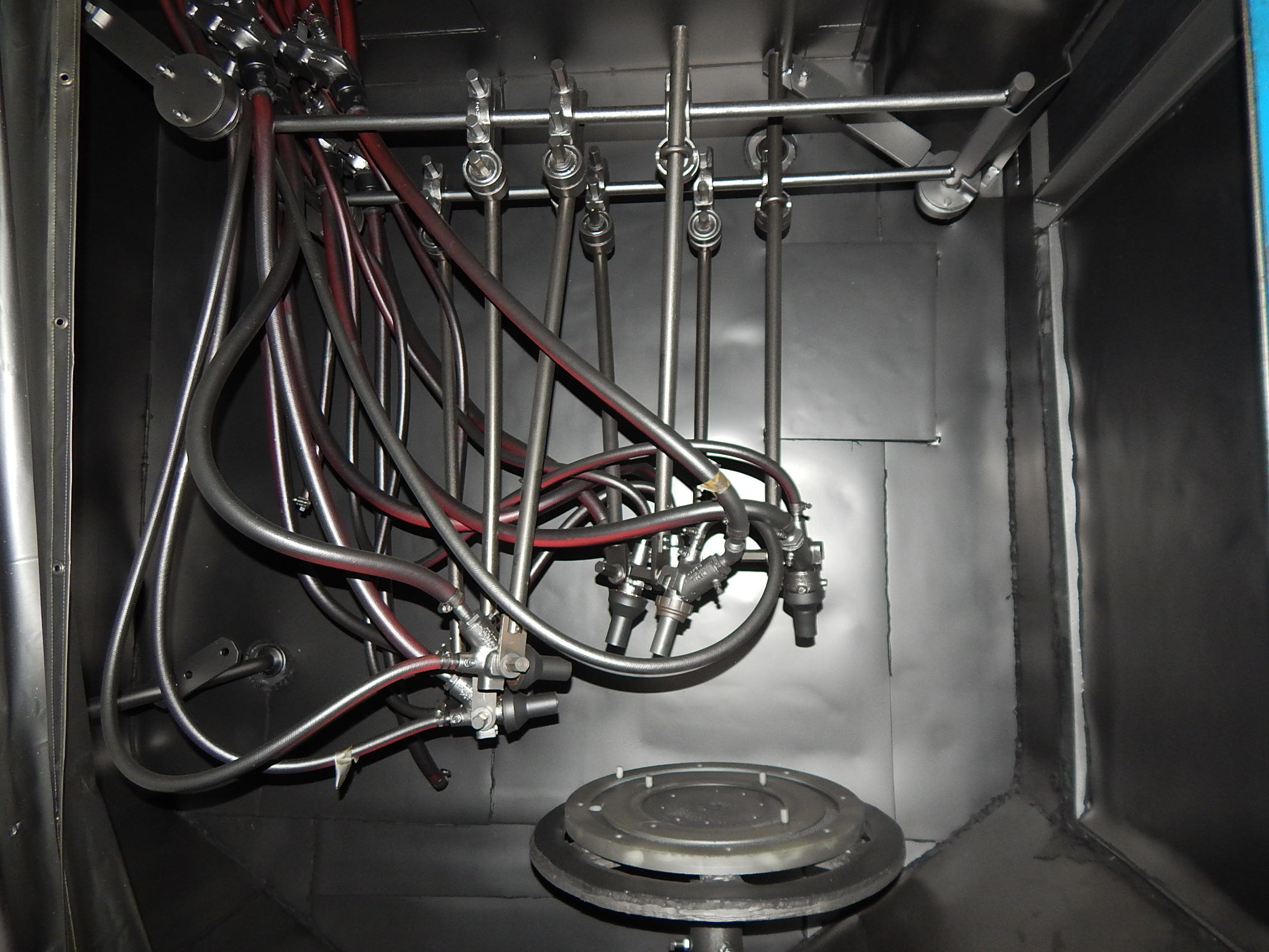 24"/42" Grit Blast System, 24"/42" dia x 36" H, 8 nozzle, media reclaim - Image 2