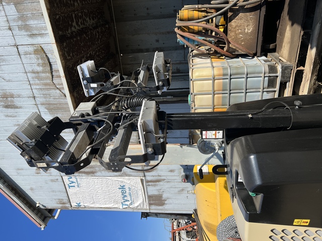Daewoo Doosan #P185/HP150WDO-T4F, portable lighting with only .2 hours, 2021 - Image 1