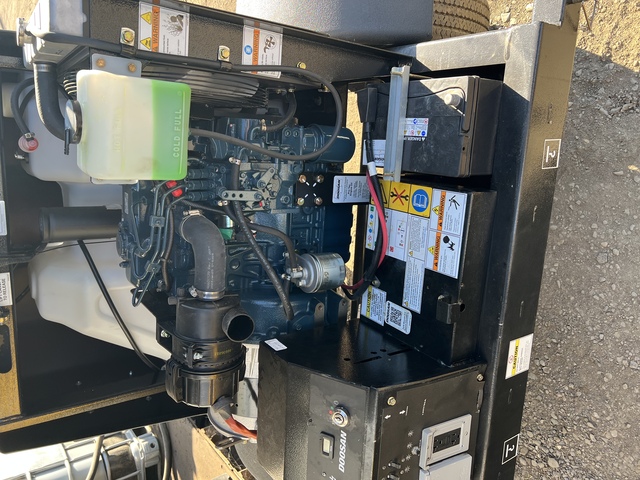 Daewoo Doosan #P185/HP150WDO-T4F, portable lighting with only .2 hours, 2021 - Image 2