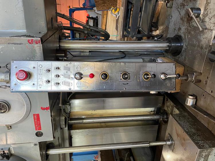 5" Toshiba #BFT13CR4PD, table type horizontal boring mill, 63" x71" T-slotted power rotary table, 1978 - Image 8