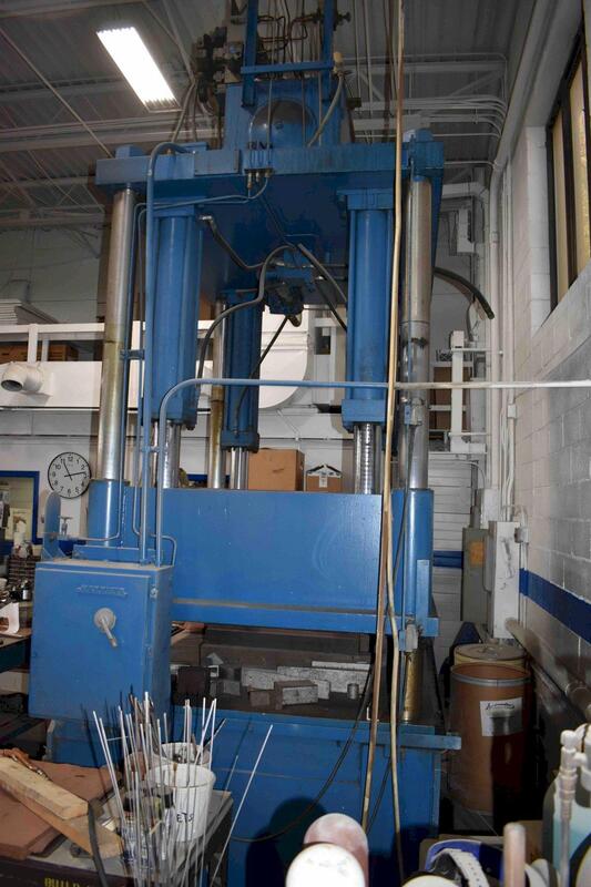 250 Ton, Hannifin, 4-post hydraulic press, 30" stroke, 35" daylight, 78" x 62" bed - Image 4