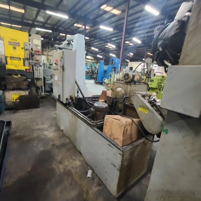 Drake #6x36, CNC 5-Axis external grinder, Fanuc 0M, pendant Control, coolant system w/paper filtration unit - Image 8