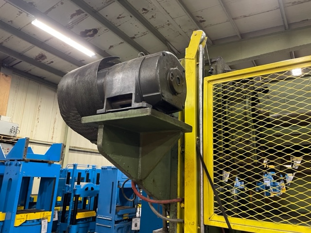120 Ton, Verson #B58-120-PB, mechanical, 10' overall, 3" stroke, 5" adj, 30 SPM, back gauge, #2717 - Image 5