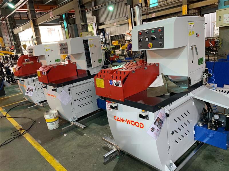 30" Cam-Wood #CS-30L, pneumatic cutoff saw, 15 HP TEFC motor drives, 30" diameter blade, 35 cycles per - Image 1