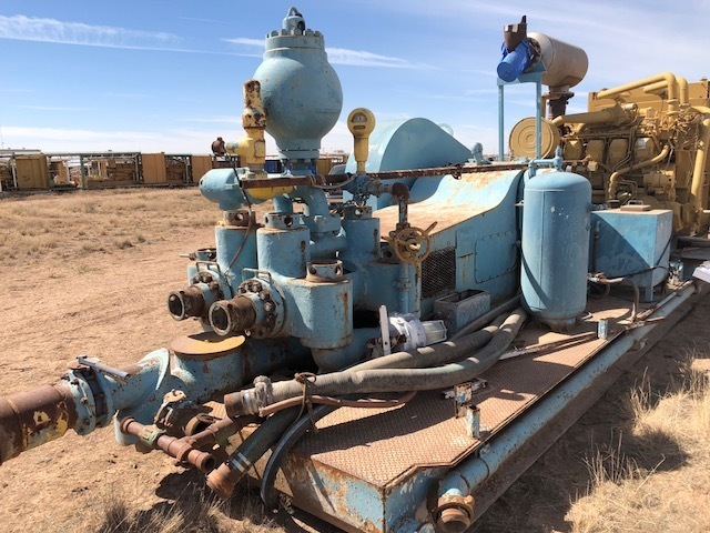 Emsco #DC-700, 1200 RPM, pump w/ pulsation dampner - Image 1