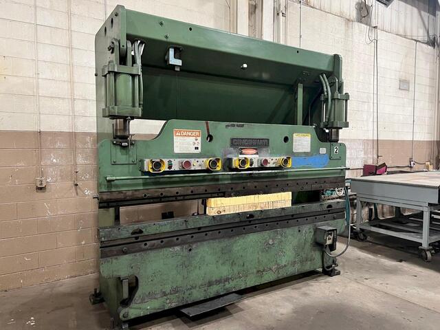 90 Ton, Cincinnati #90CBX8, hydraulic press brake, 10' overall, 8' 6-1/4" between housing, 8" stroke, 7" - Image 1