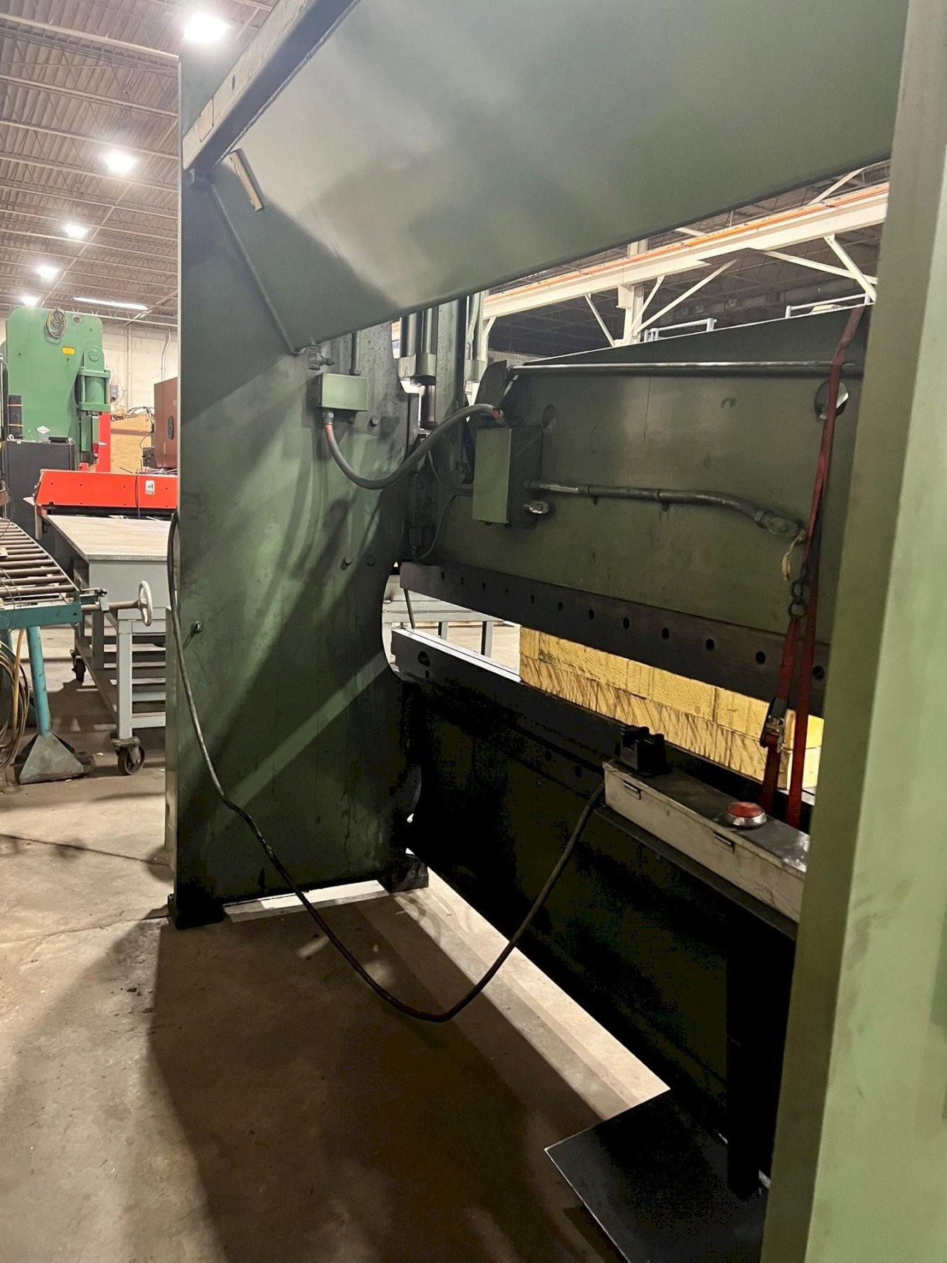 90 Ton, Cincinnati #90CBX8, hydraulic press brake, 10' overall, 8' 6-1/4" between housing, 8" stroke, 7" - Image 6