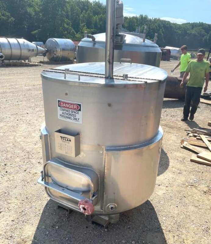 400 gallon Tolan, Stainless Steel jacketed brew tank, 4' dia.x 4' T/T, 150/FV psi @ 400&deg;F - Image 3