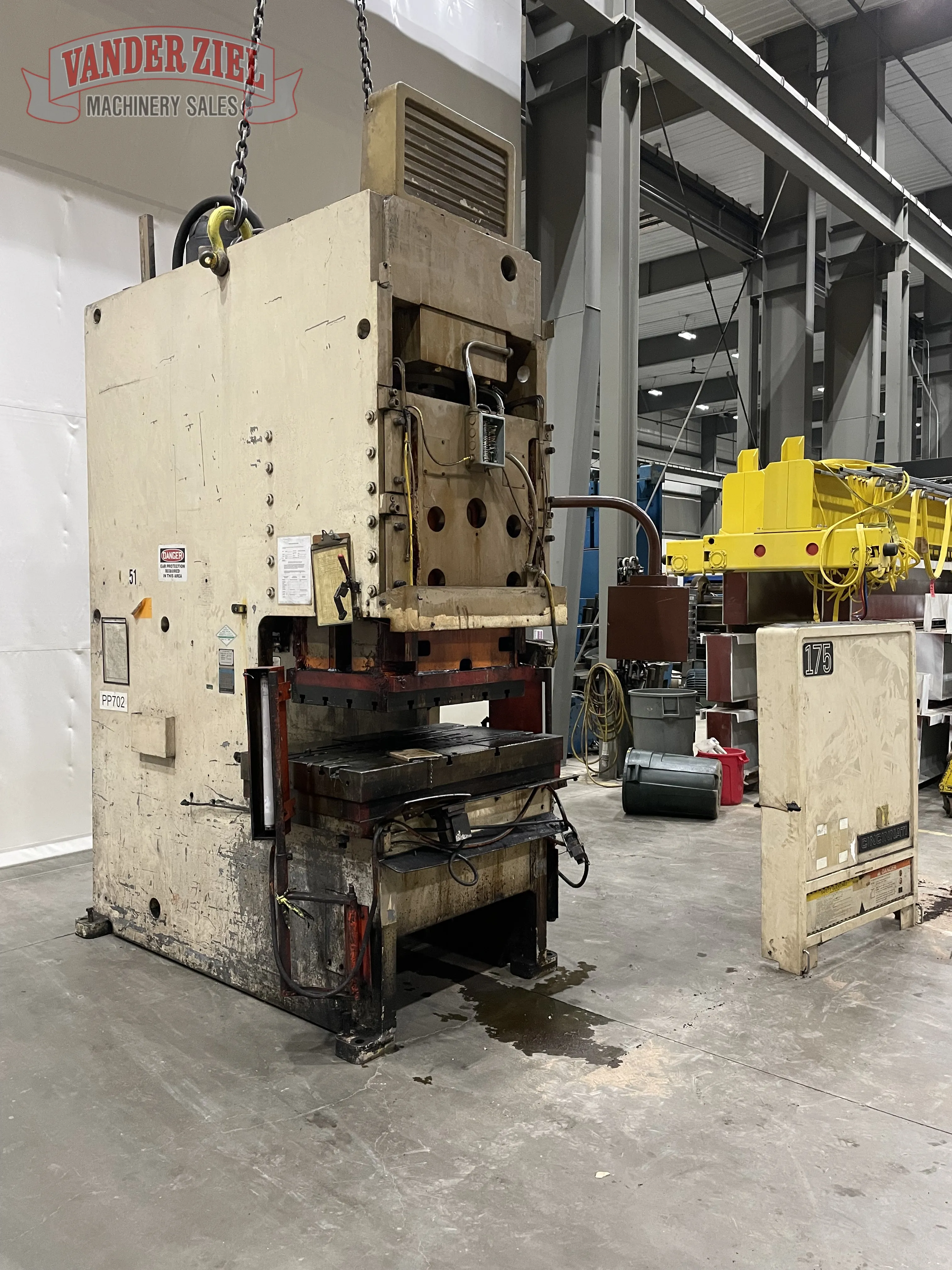 175 Ton, Cincinnati #175-OBS, hydraulic punch press, 10" stroke, 50" x30" bed, #15815 - Image 3