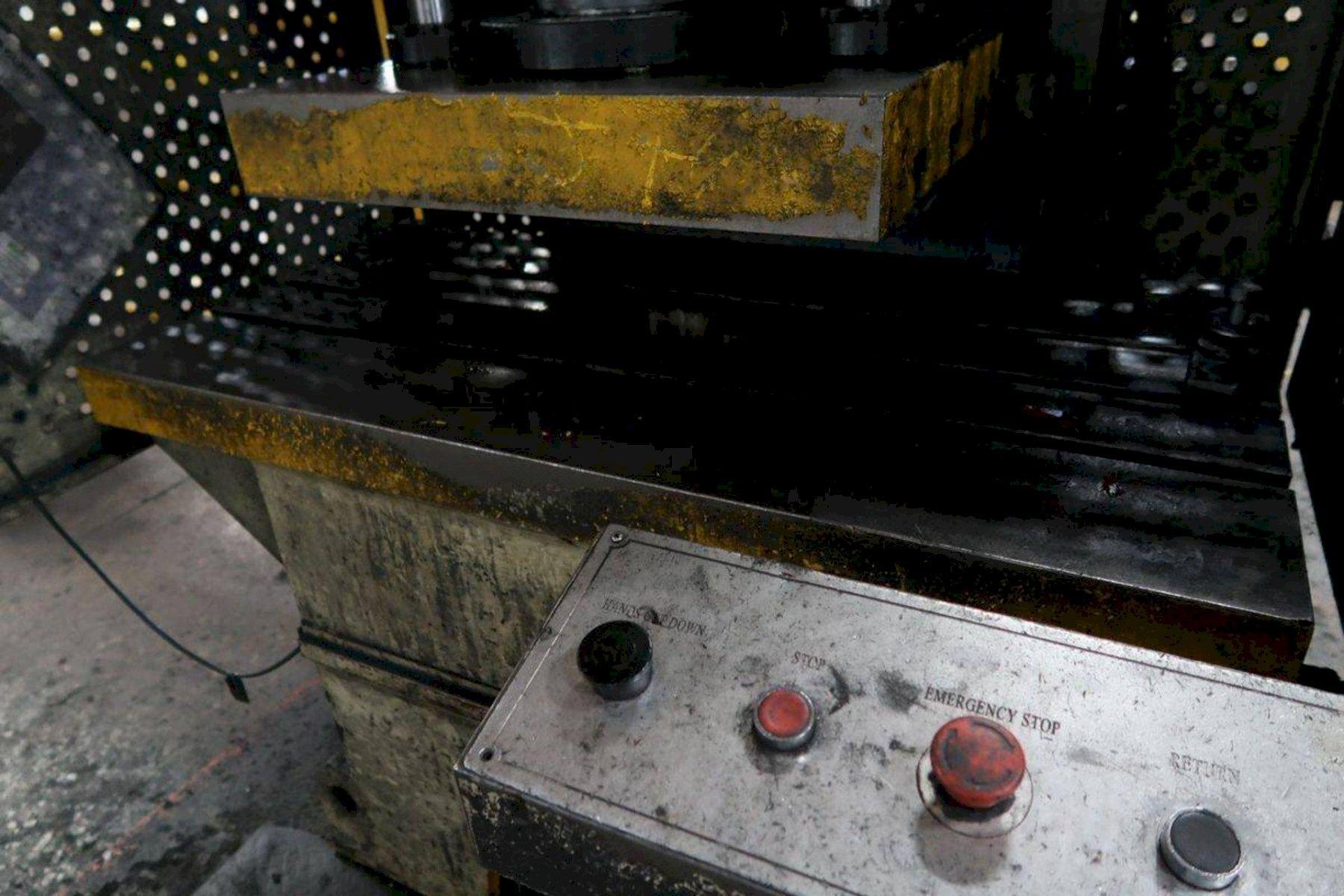 63 Ton, Yangli #YL41-63 63, hydraulic press, 19.6" stroke, 12.5"throat, 39.3" daylight, 2-post guided ram - Image 5