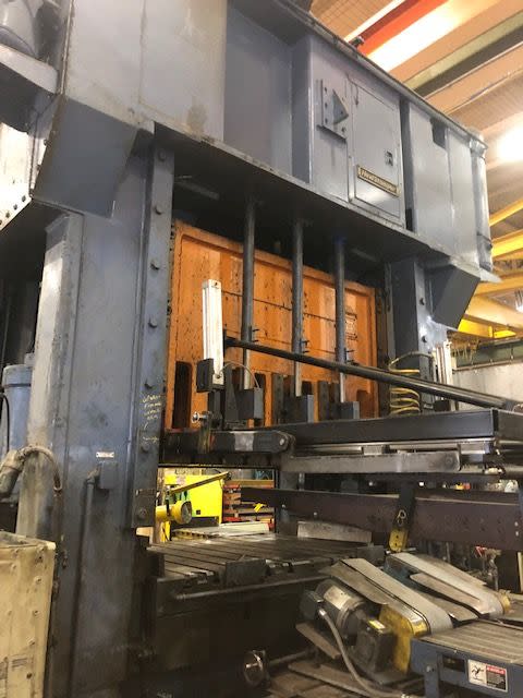 300 Ton, Minster #E2-300-72-42, straight side double crank press, 8" stroke, 29" Shut Height, 6" adj., 40-80 - Image 3