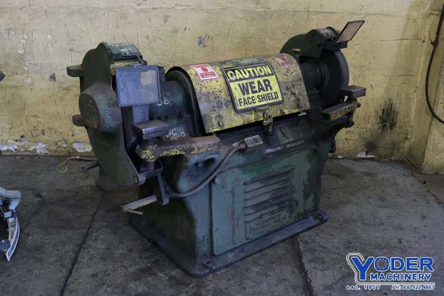 Cincinnati #101, double end grinder, type RAA, 22" wheel diameter, 5 HP, #73293 - Image 2