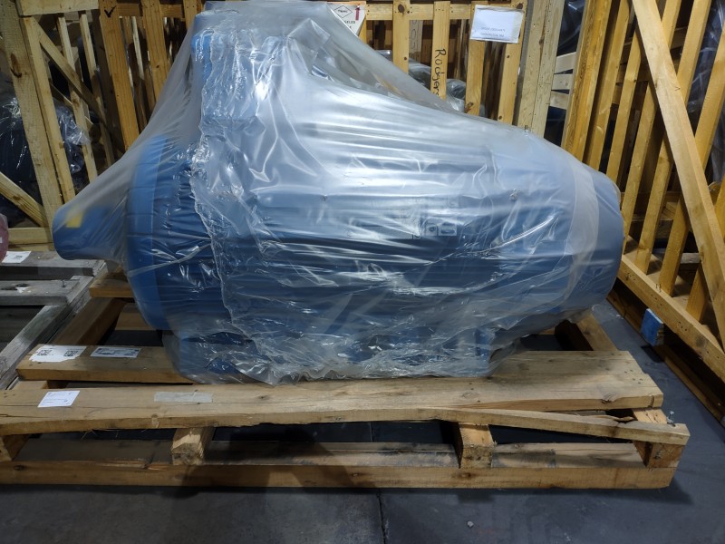 350 HP 1800 RPM Weg, Frame 5809/10, TEFC, ball, new, 4160 Volts - Image 2