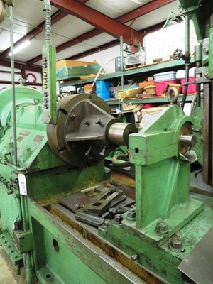 Fitchburg, horizontal pinion hobber, 40" dia. x 106" length, 2 DP, tailstock, steady rests, under power - Image 4