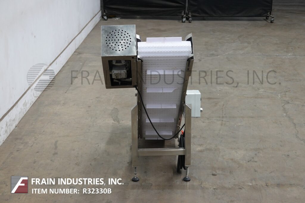11-3/4" wide x 5.8' long, Ohlson, Stainless Steel inclined cleated feed conveyor, mounted on 4 leg Stainless - Image 4