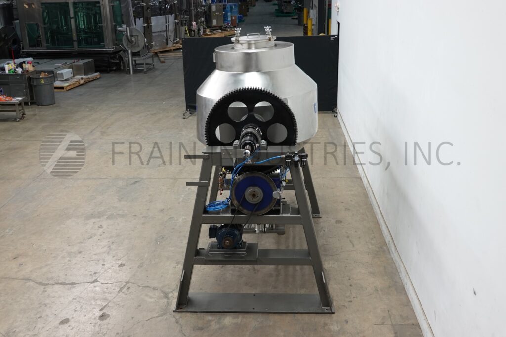 30 cu.ft. Gemco, slant bottom double cone vacuum blender, 55" dia x 20" straight side vessel, mounted on - Image 3