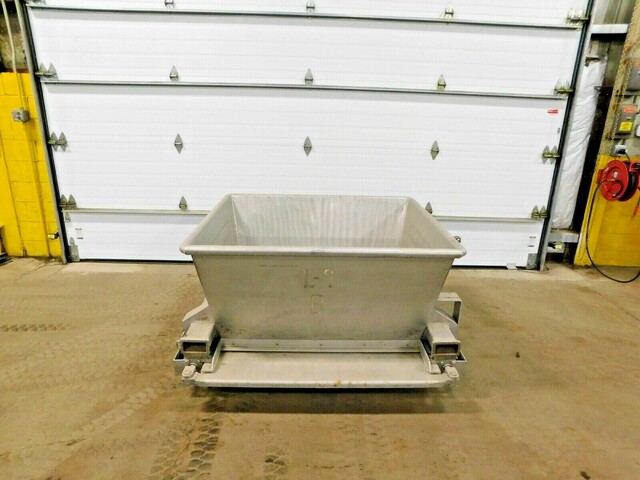 Stainless Hopper w/Pneumatic Slide Out Bottom Gate - Image 2