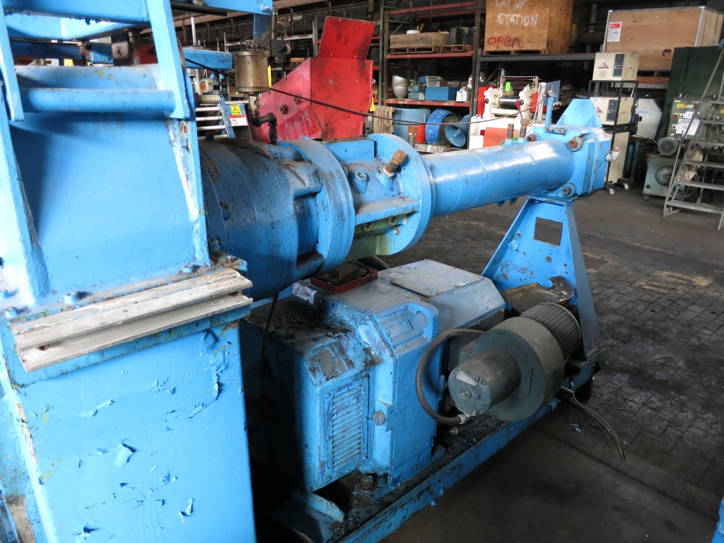 4.5" NRM, cold feed rubber extruder, 12:1 L/D, 25.14:1 G/B, 100 HP DC, roller feed - Image 1