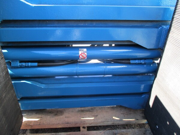 Rightline #LCVM003, forklift carton clamp attachment, 2500 lb - Image 3
