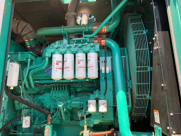 1000 KW Cummins #QST30, w/Super Quiet enclosure & base tank, low hours, load tested - Image 8