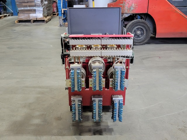 2000 Amps, Eaton Cutler-Hammer, DSLII-620, 3-pole low voltage fused pwr circuit brkr - Image 3