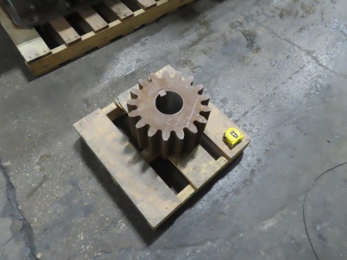Pinion gear for ball mill, 17 tooth, coarse tooth, keyed, new - Image 1