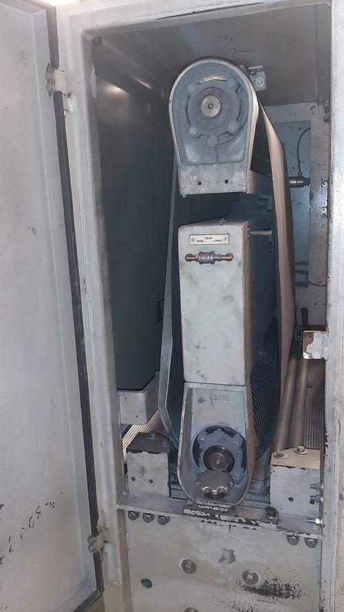 37" x 75" Timesavers #137-1HPM, belt sander, 15-45 FPM, 2001 - Image 5