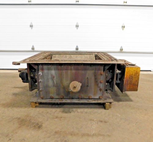 Dual twin roll crusher grinder, 30" x 34" opening, 6-3/4" x 3" shaft, 5-1/4" bolt to bolt center - Image 1