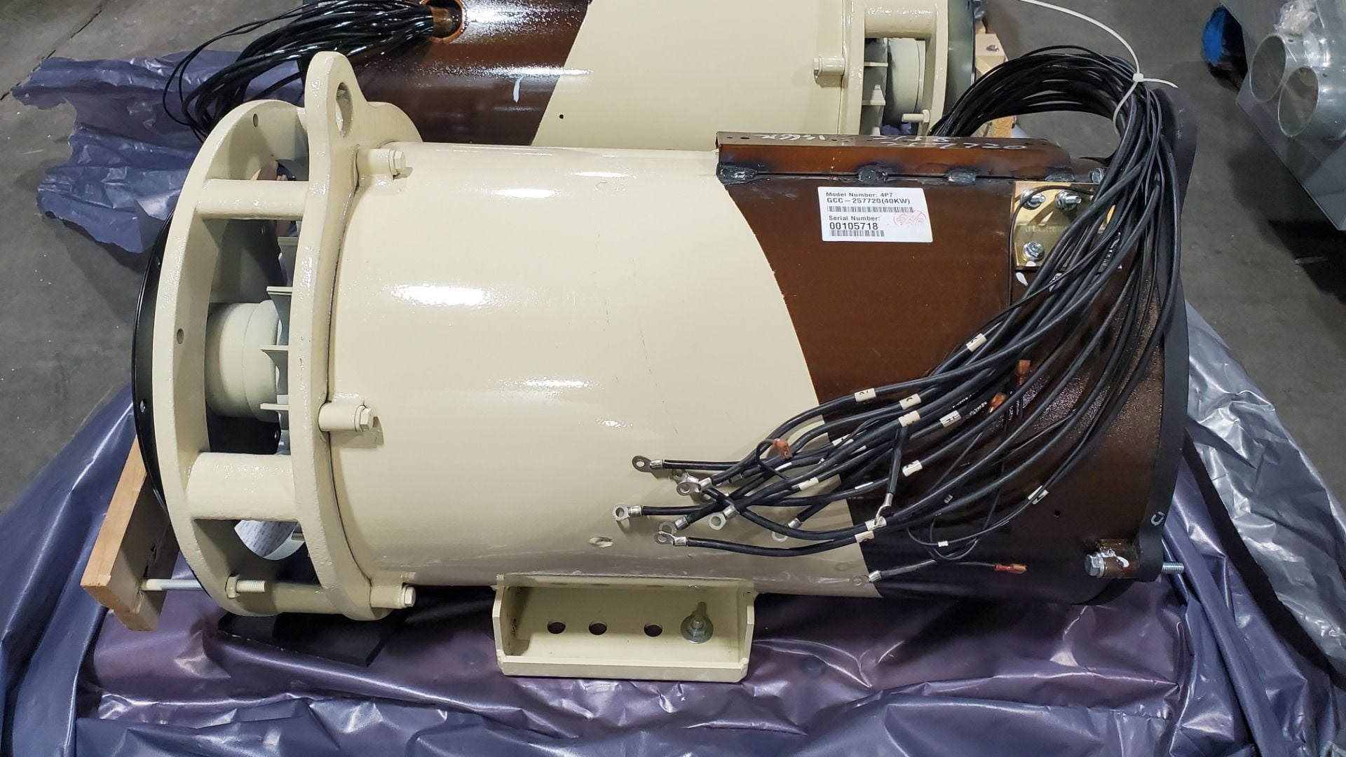 40 KW, 1800 RPM, Kohler #GCC-257720, generator end, 12 lead, 120/208/240/416/480 Volts, new surplus, 2018 (24 - Image 1