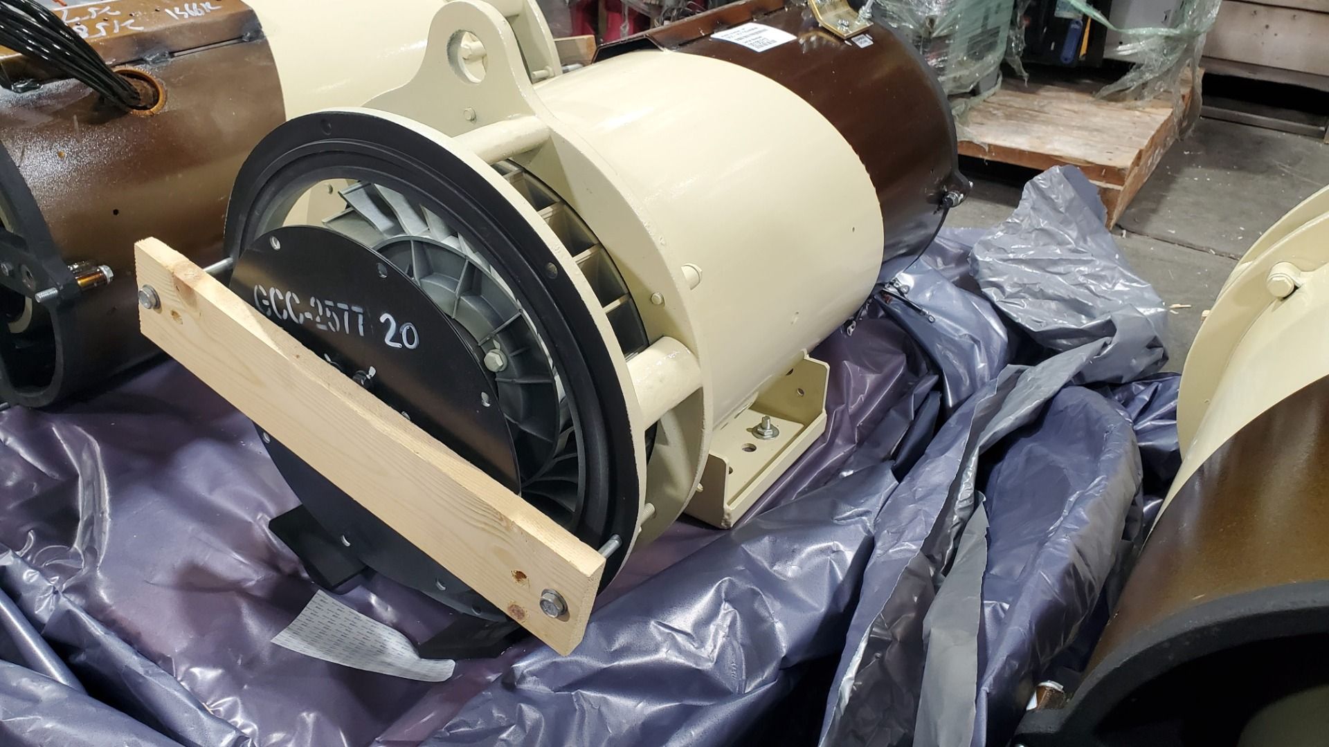 40 KW, 1800 RPM, Kohler #GCC-257720, generator end, 12 lead, 120/208/240/416/480 Volts, new surplus, 2018 (24 - Image 10