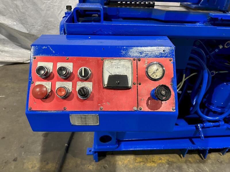 13" x 15" DoAll #C-9V, Horizontal Bandsaw, Stock # 1159022 - Image 4