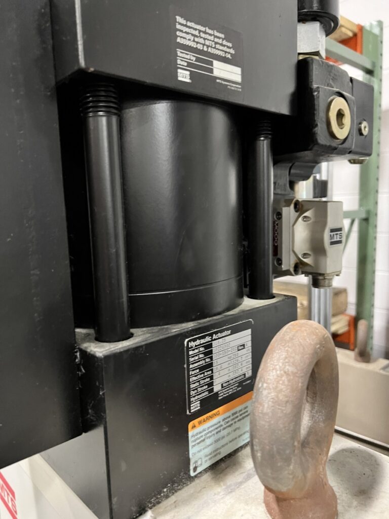 55 KIP (250kN) MTS #318.25, Two Column Material Fatigue Testing Load Frame with Top Mounted Actuator, 2006 - Image 4
