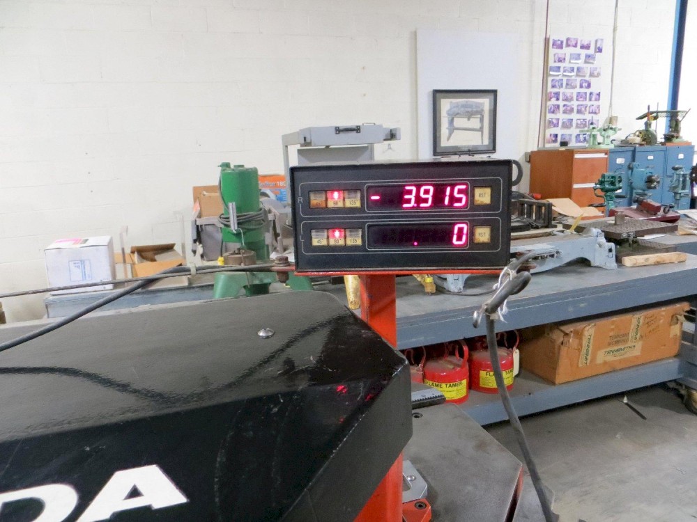 .236" x 8.66" x 8.66" Amada #CSHW-220, hydraulic power notcher - Image 10