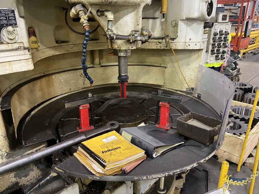 Fellows #36Z-13, gear shaper, spur guide, 22" riser, Trabon lube, coolant pump, 1975 - Image 4