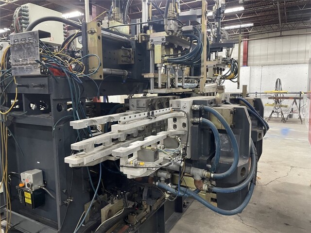 Kautex #KCC2Q-D, extrusion blowmolding, 29" x 18" mold, Beckhoff controller, 2007 - Image 8