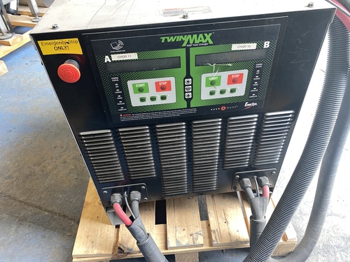 Aker Wade #Twin-Max-15C-7VF3, forklift battery charger, 2012 - Image 2
