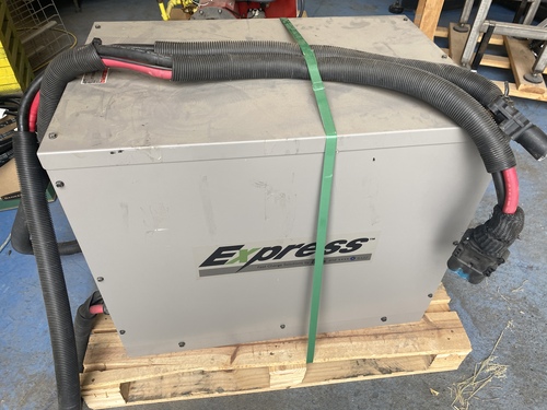 Aker Wade #Twin-Max-15C-7VF3, forklift battery charger, 2012 - Image 9