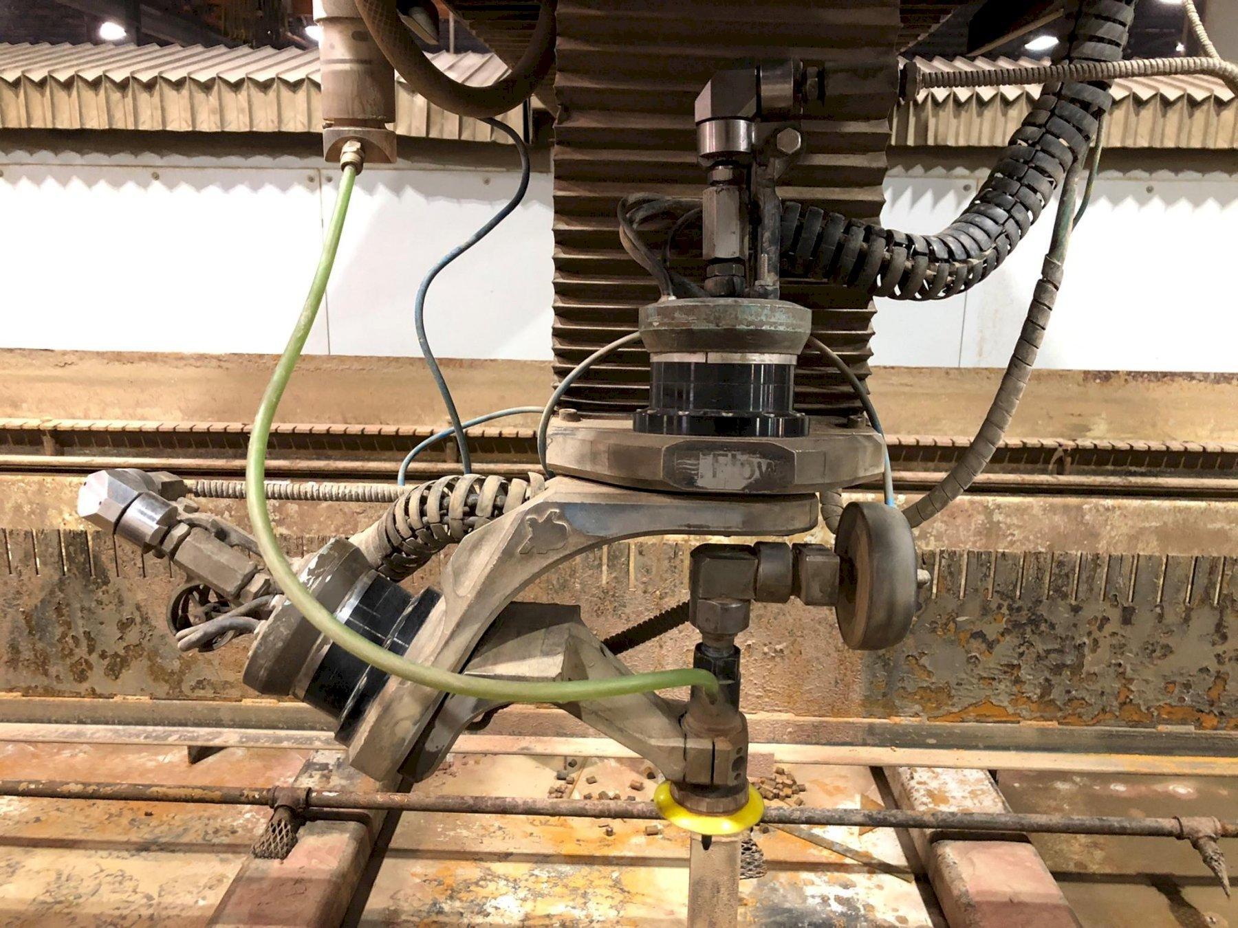 Flow #Mach-4-4020B, CNC waterjet cutter, 6.6'x13.1' table, 50 HP, 60000 psi, 5-Axis, 2011 - Image 4