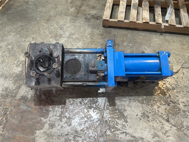 6" Berlyn #BCM-6000, screen changer, hydraulic power pack w/ accumulator - Image 1