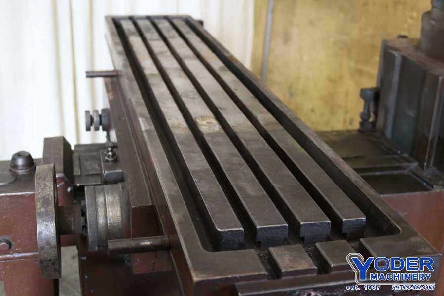 Induma #4SA, ram type vertical mill, 11" x58" table, 4 HP, #30 taper, #73329 - Image 4