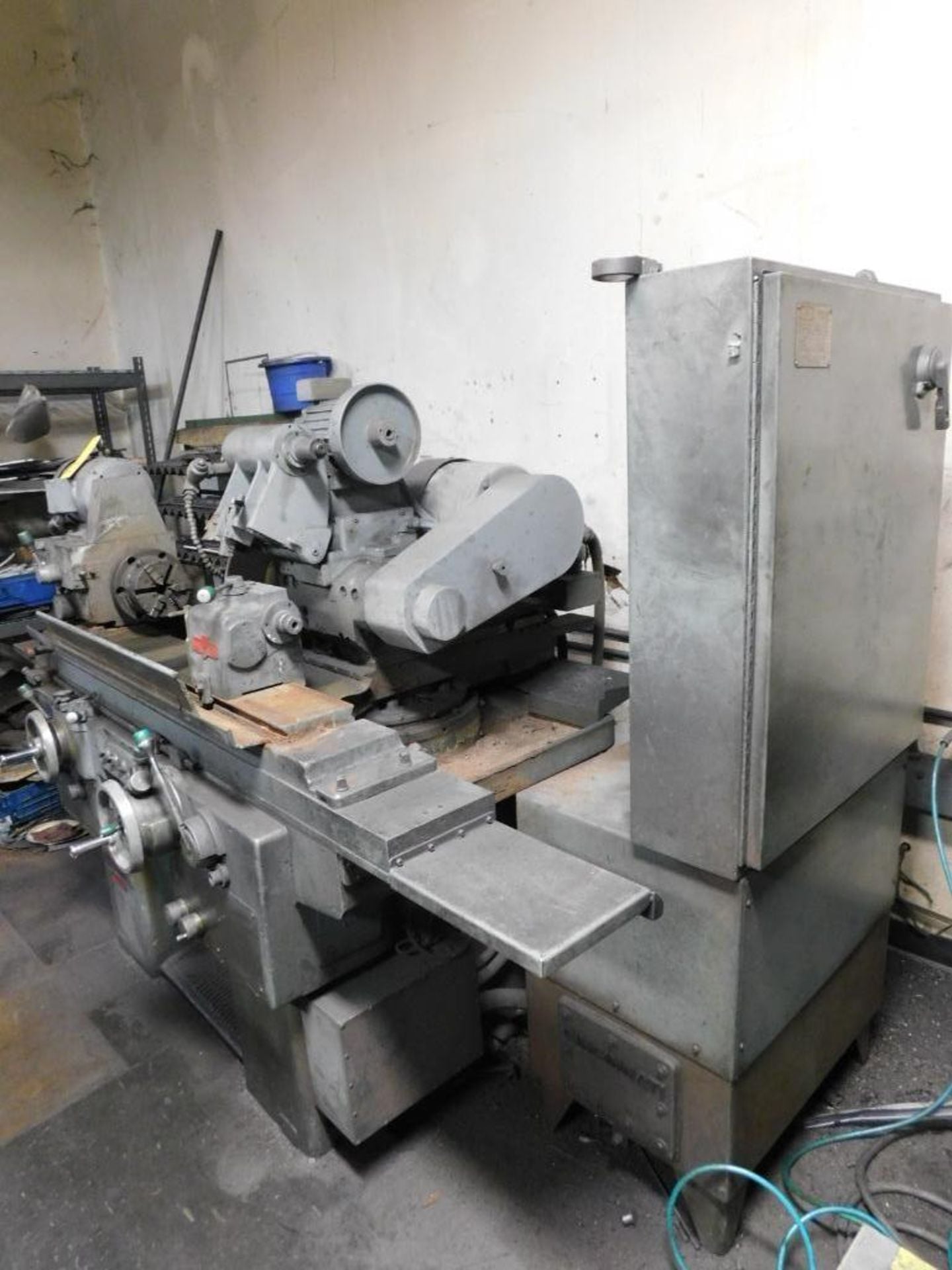 12" x 24" Cincinnati Milacron #DH, internal attach, tailstock, wheel dresser, 3-jaw chuck, pickfeed - Image 8