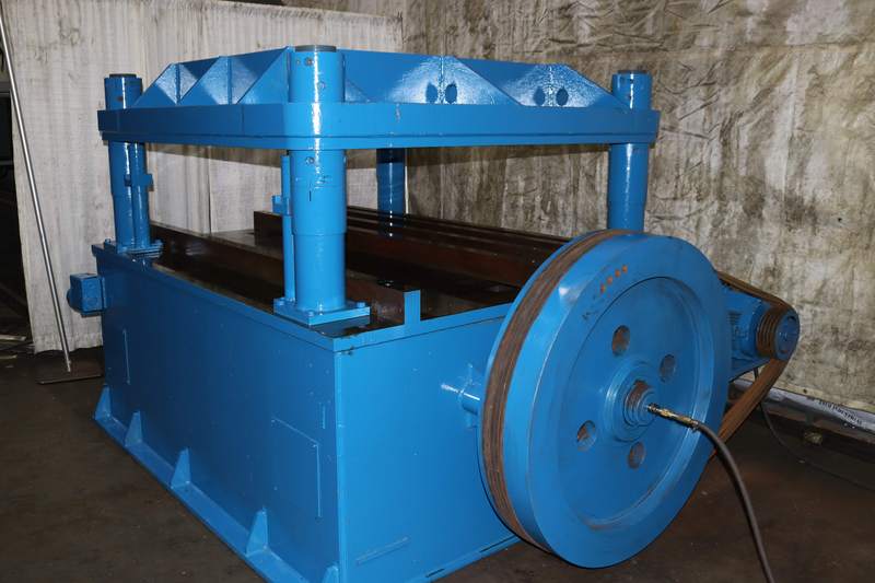 60 Ton, 4-Post cut-off press, 1 stroke, 22" open height, 90" L x 75" W bed, 15 HP, #76179 - Image 3