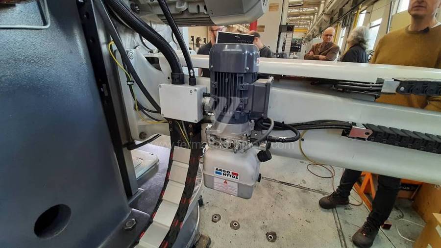 Tos Varnsdorf #W100A, table type horizontal boring mill, 1250x1250mm clamping area of table, ISO 50 - Image 4