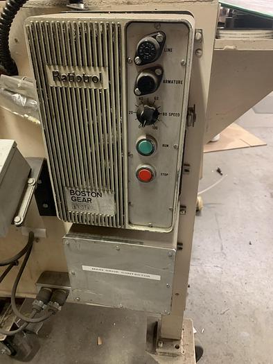 Dusenbery #633AC, 26" wide, 15" rewind diameter, 300 FPM, Micro 1000 web guide - Image 3