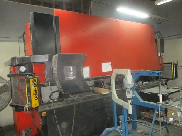 138 Ton, Amada Promecam #HFBO-125-40, 6' -Axis CNC press brake12'OA, 7" stroke, 16.1" throat, 28" auto Back - Image 3