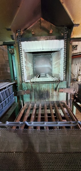 36" width x 24" H x 68" D Holcroft draw furnace with load table & 5 like new baskets, 1200° - Image 7